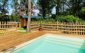 Les Roulottes de l Herm Piscine Jacuzzi Perigord